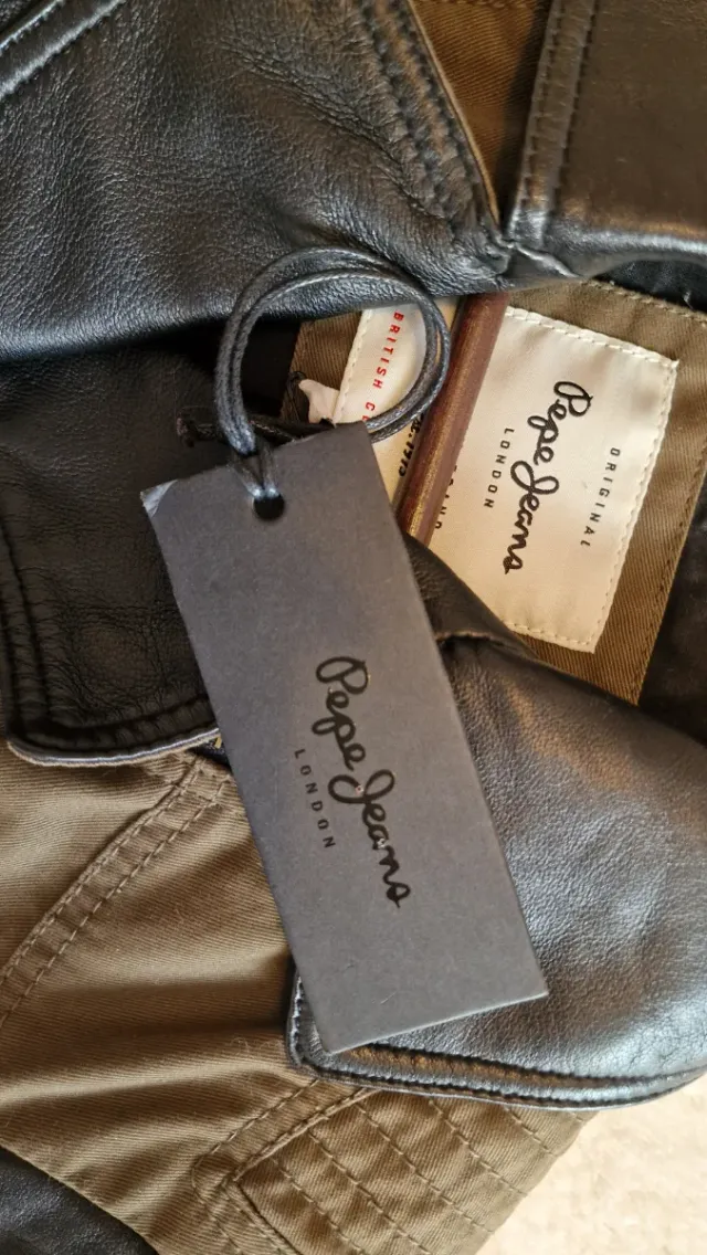 Cazadora Pepe Jeans Piel Negra y Verde Militar