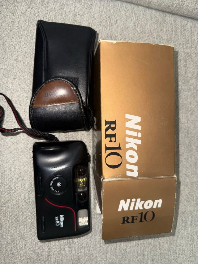 Cámara Nikon RF10 Vintage + Funda