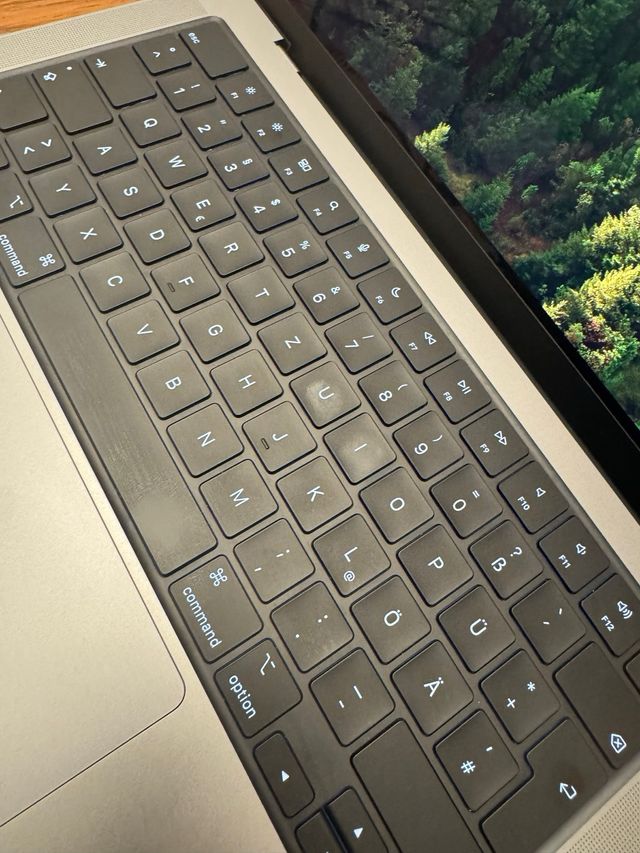 MacBook Pro 14 M2 Pro Plata - COMO NUEVO