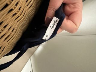 Vestito blu in velluto con pizzo