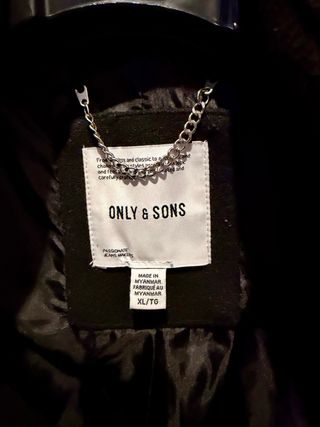 Abrigo negro ONLY Y SONS