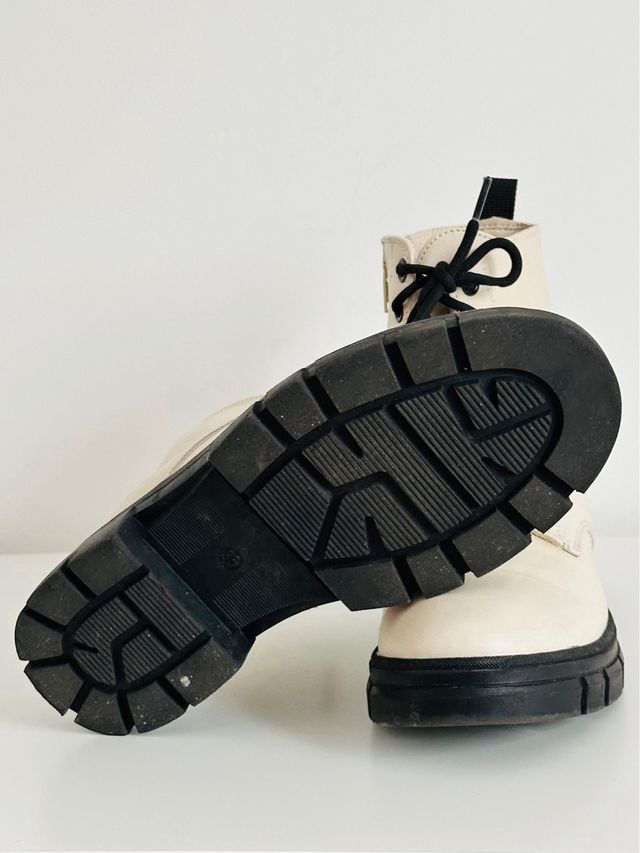 Botines beige talla 35