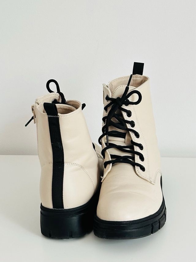 Botines beige talla 35