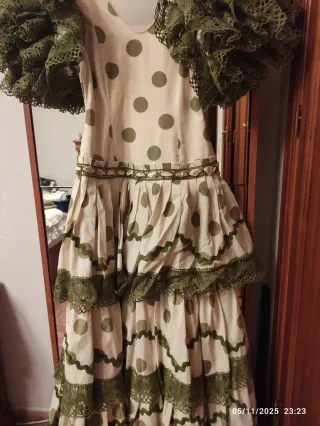 Traje Flamenca Talla 40 Beige/Verde