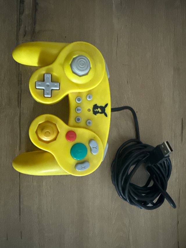 Mando Amarillo Pokémon Cableado