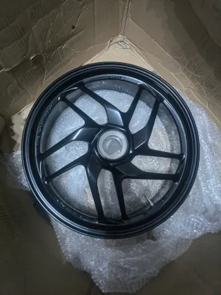Llanta trasera Ducati Monster 2019