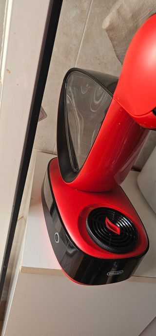 Cafetera Dolce Gusto Roja y Negra