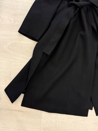 Abrigo Massimo Dutti Lana Negro es de 200 euros