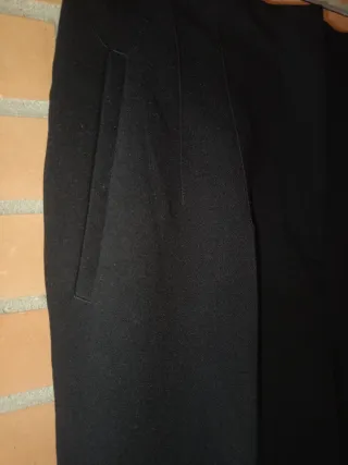 Pantalón negro de pinza.Tiro alto