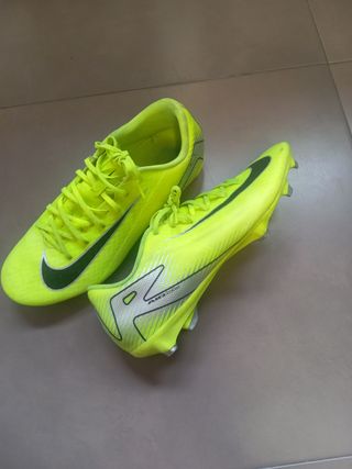 Botas de fútbol Nike Talla 40