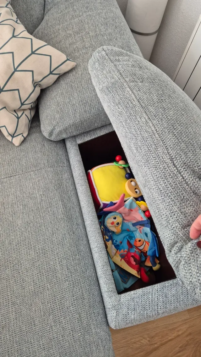 Sofá Chaiselongue color aguamarina hecho en Yecla