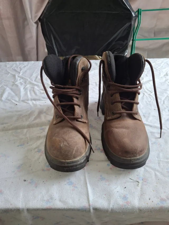 Botas de trabajo de cuero marrón