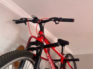 Bicicleta de Montaña Roja