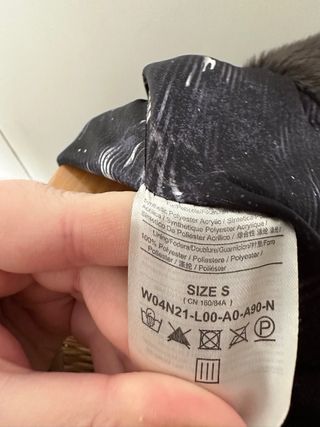 Pellicciotto sintetico grigio Guess