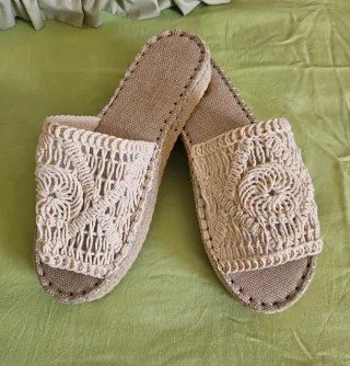 Sandalias planas de esparto