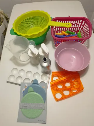 Set di vari utensili da cucina