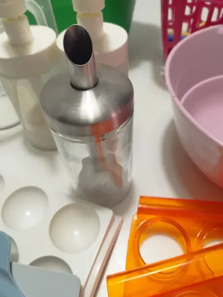 Set di vari utensili da cucina