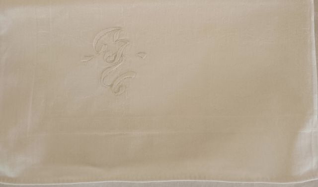 Juego mantel y  servilletas vintage bordado a mano