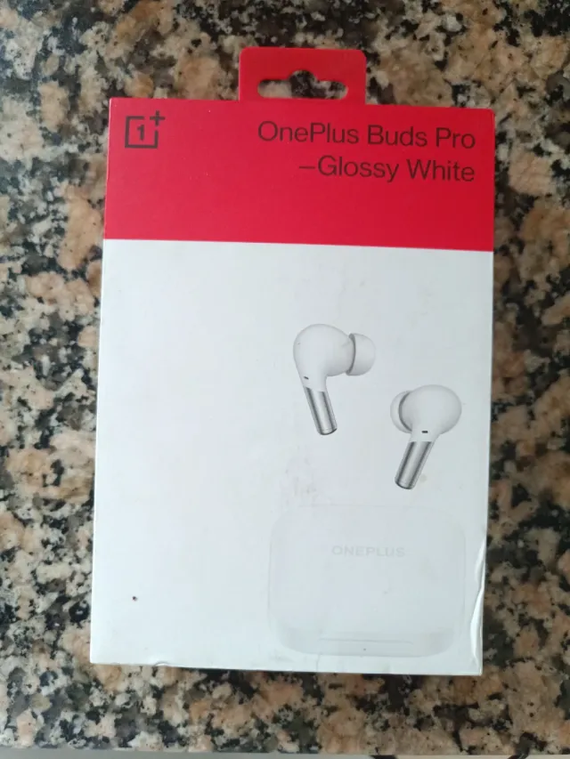 OnePlus Buds Pro Blancos