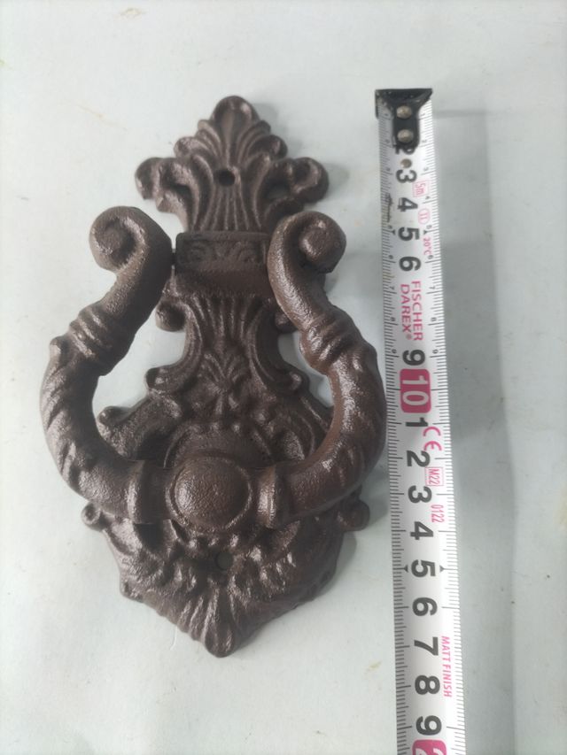 Aldaba de hierro forjado