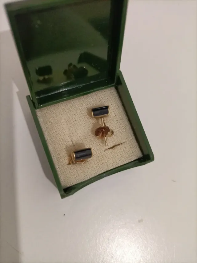 Pendientes oro 18kl azabache finos y  elegantes.