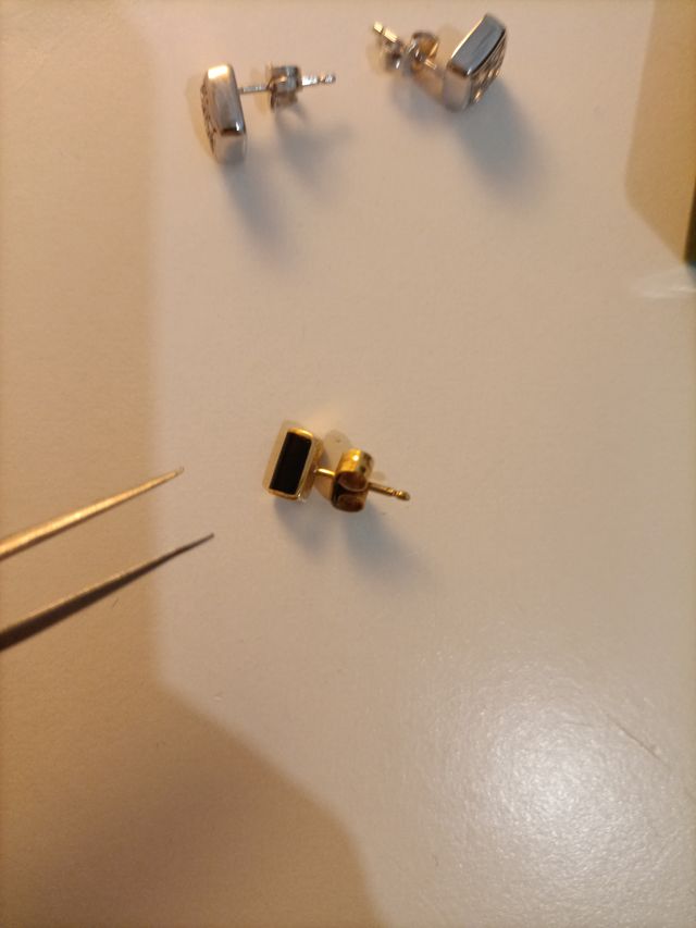 Pendientes oro 18kl azabache finos y  elegantes.