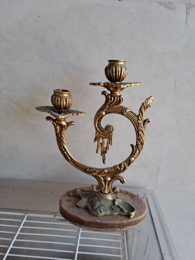 Candelabro antiguo de bronce