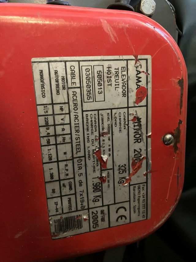 2 Elevadores Obra CAMAC modelo MINOR 200.