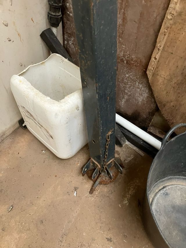 2 Elevadores Obra CAMAC modelo MINOR 200.