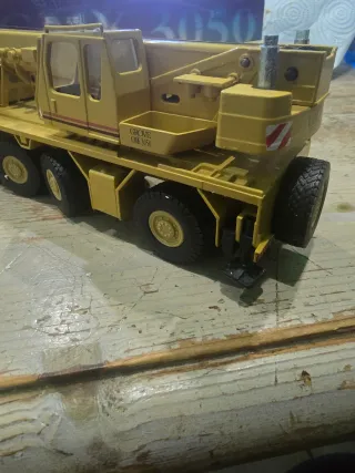 Hydraulic crane GMK 3050 Liebherr grove