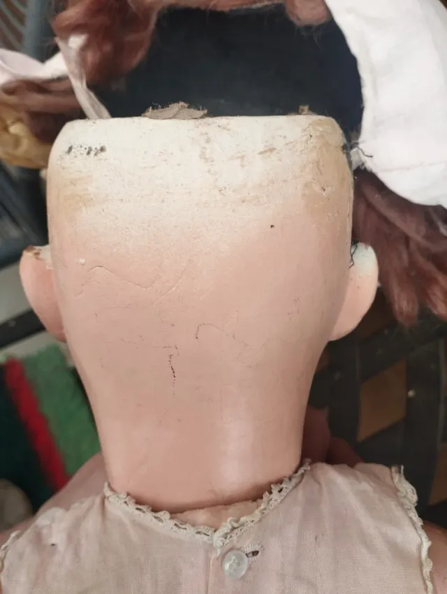 Muñeca antigua de porcelana