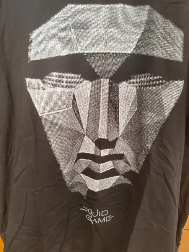 Camiseta Pull&Bear Squid Game