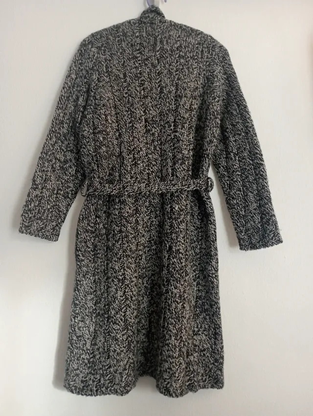 Chaqueta larga jaspeada blanco y negro