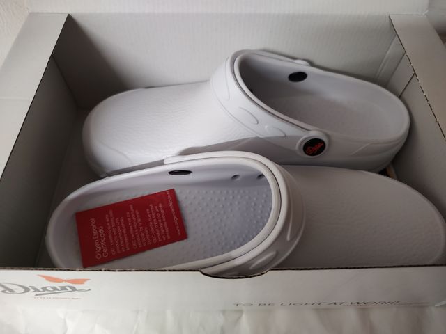 Zuecos Dian Blancos Talla 41
