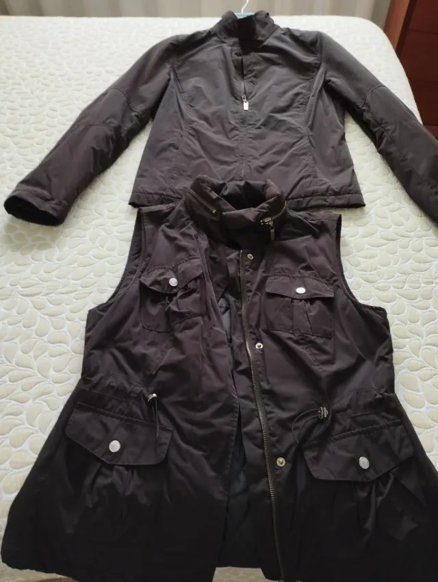 Conjunto de abrigo y chaleco marrón