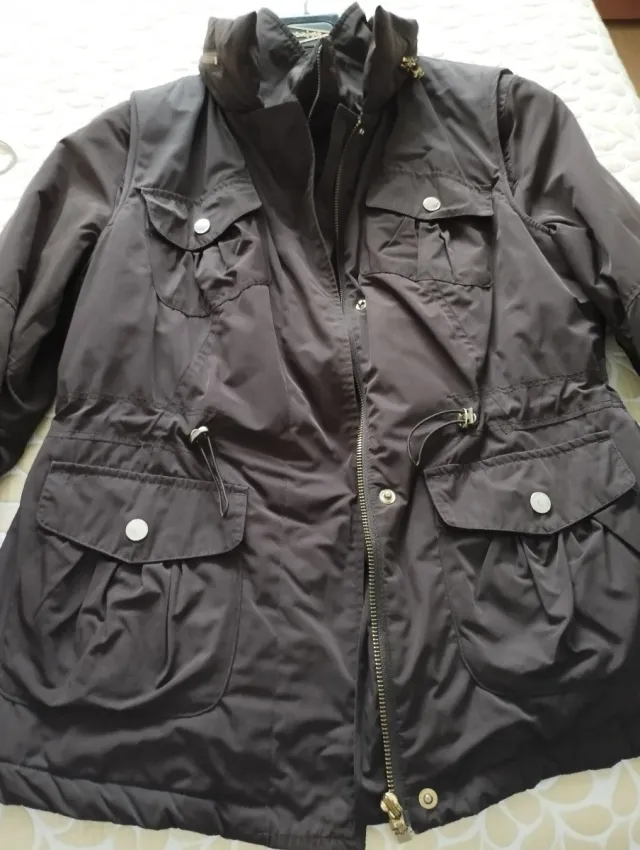 Conjunto de abrigo y chaleco marrón