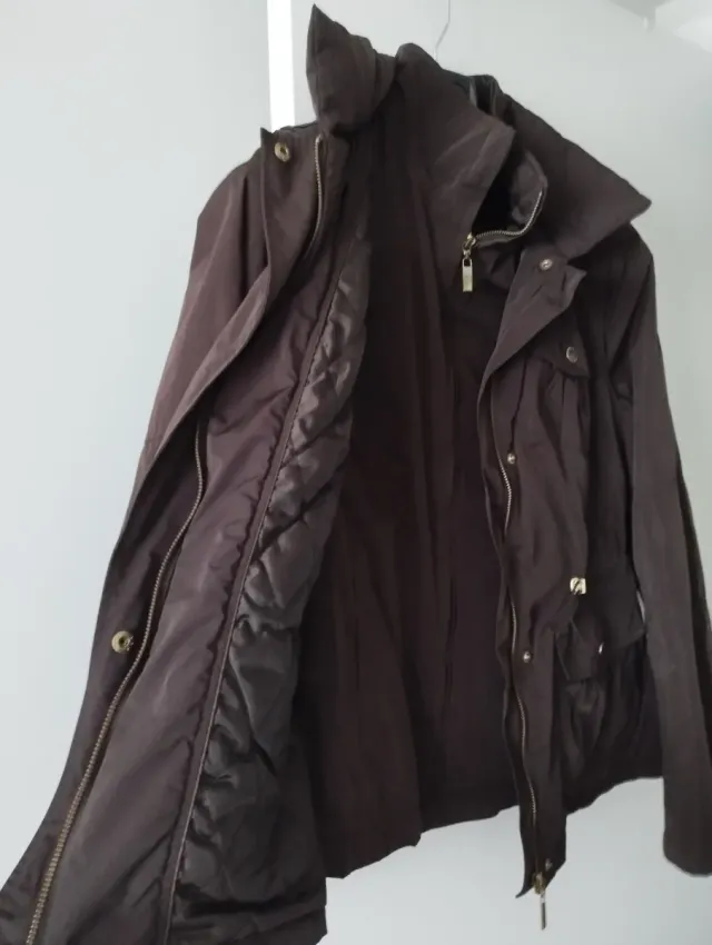 Conjunto de abrigo y chaleco marrón