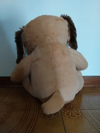 Peluche cagnolino marrone e bianco