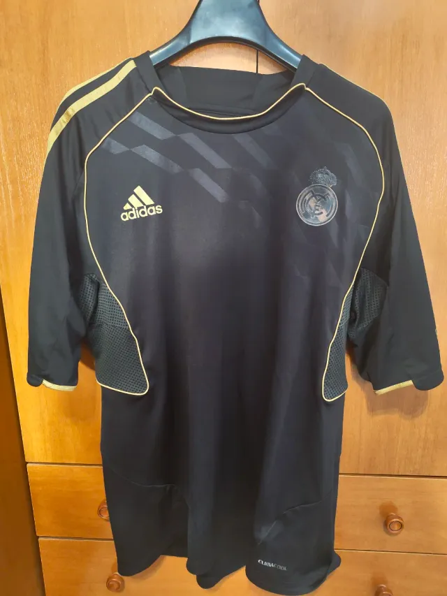 Camiseta Real Madrid Adidas 2011/12 Negra Dorada