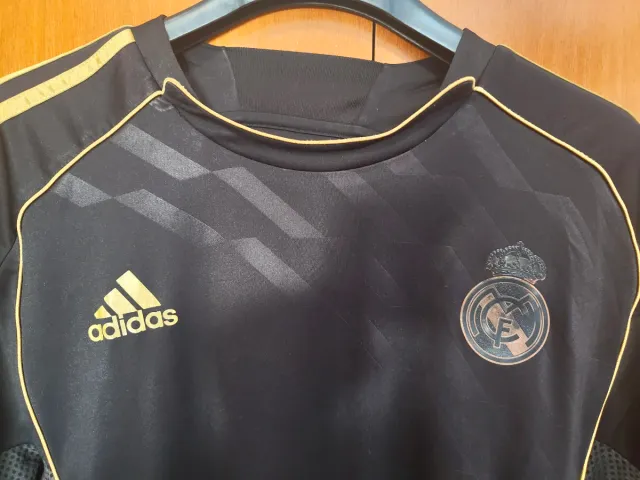 Camiseta Real Madrid Adidas 2011/12 Negra Dorada