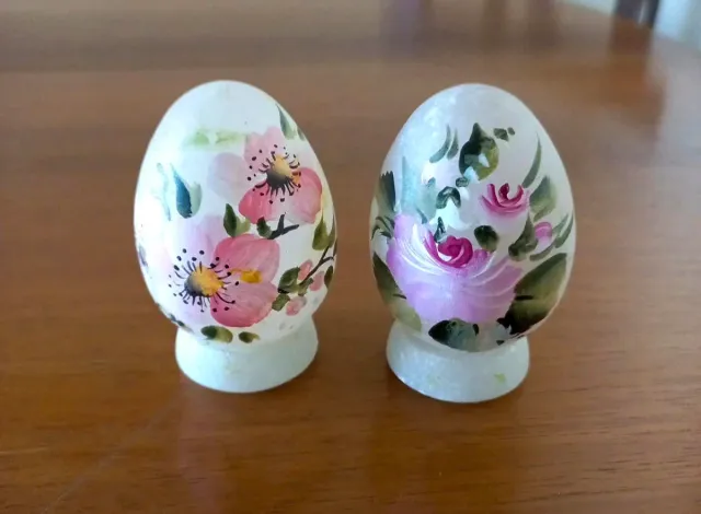 Uova in alabastro dipinte a mano