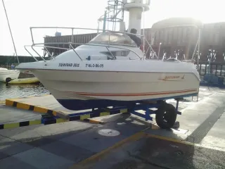 Barco Quicksilver Trinidad Seis