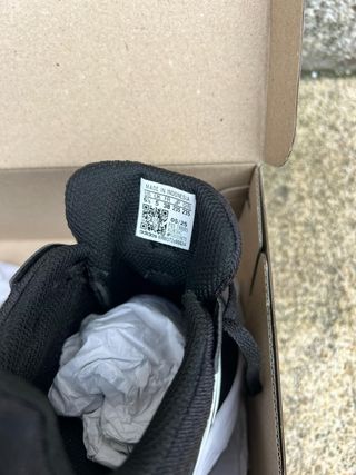 Zapatillas Adidas Running Negras y Blancas