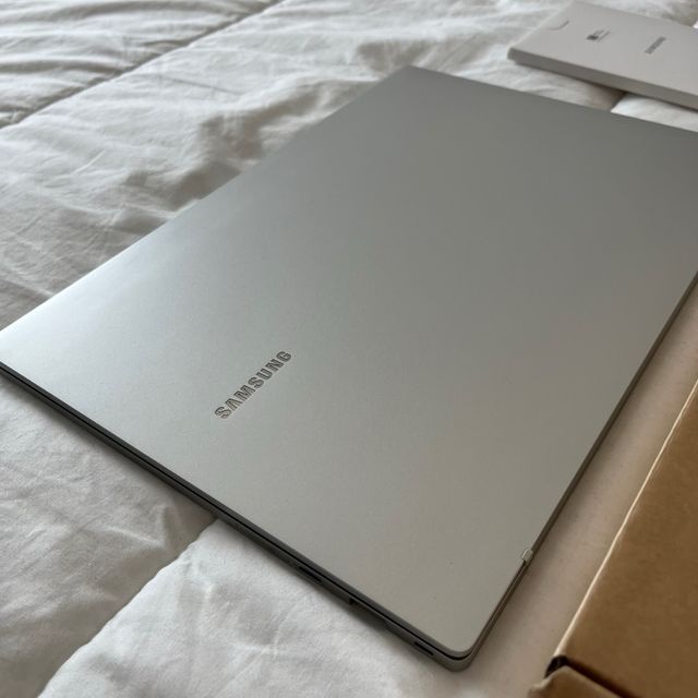 Samsung Galaxy Book2 Go 5G Plata