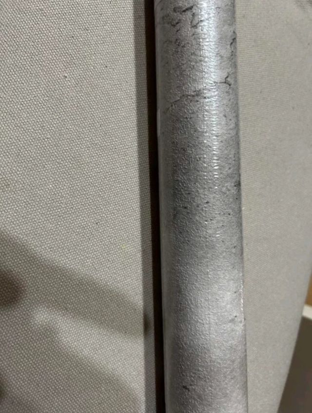 Rolo autoadesivo cinza concreto de 10 metros.