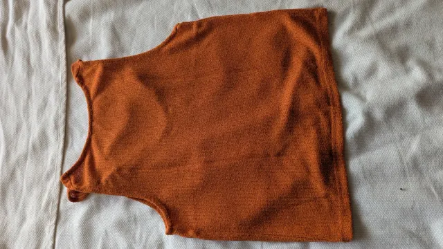Camiseta tirantes nudos naranja