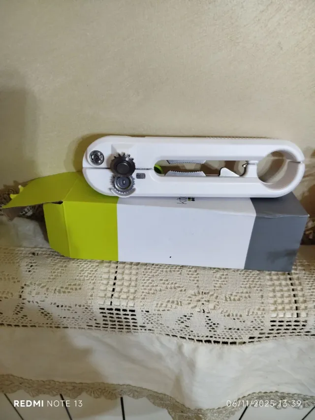 Apri scatole e bottiglie Avon 7 in 1