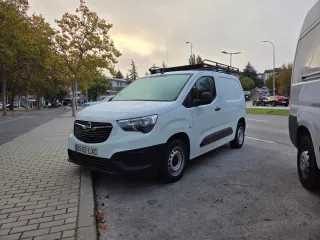 Alquiler de furgoneta SOLO PROFESIONALES.