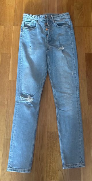 Vaqueros desgastados talle alto