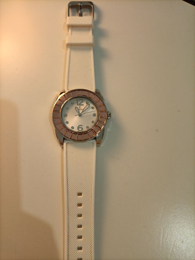 Reloj Festina Mujer Blanco y Dorado, precioso.